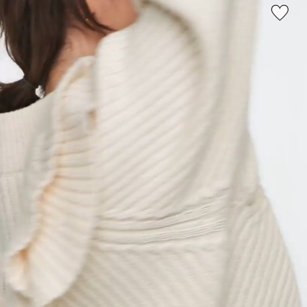 H&M Flounce Ruffle Sweater Blogger Fave - Picture 9 of 10